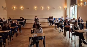 Znamy wyniki matury 2026! Maturzyści z Brzegu Dolnego zdobyli więcej punktów od uczniów z Wołowa