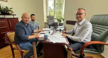 Podpisano umowy na budowę dróg dojazdowych w Grodzanowie i Żerkówku