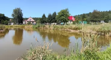 Koniec nocnego koszmaru nad stawem w Radeczu. Sołtys przywraca mieszkańcom spokój