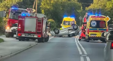 Dachowanie w Radeczu. W autach podróżowały dzieci