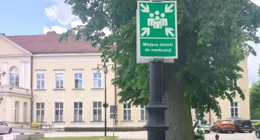 Mieszkańcy wciąż skarżą się na uciążliwy odór. „Śmierdzi chemia i szambo”, a o oczyszczalni… jedno zdanie na komisji