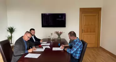 Nowy magazyn obrony cywilnej w Brzegu Dolnym. Podpisano umowę na adaptację gminnych garaży