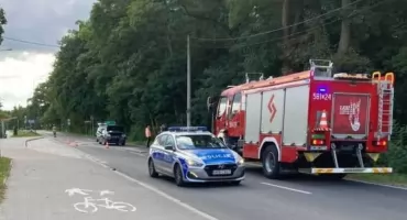 Uderzył w auto i odjechał. Kierowca busa zatrzymany po kolizji w Wołowie