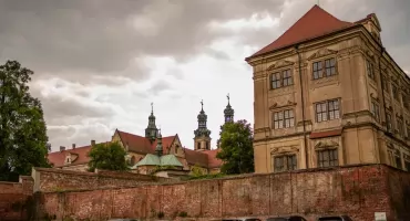 Lubiąż: Ślady wojny w murach opactwa. Przewodnik - część 6
