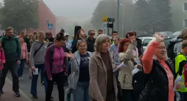 X Jubileuszowa Pielgrzymka do Łososiowic właśnie ruszyła. Pątnicy wyruszyli z Brzegu Dolnego