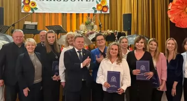 „Szkoła inna niż wszystkie”. W Lubiążu świętowano Dzień Edukacji Narodowej i ważną zmianę dla placówki