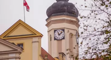 Wołów wystawia nieruchomości na sprzedaż. Jest też działka w Lipnicy